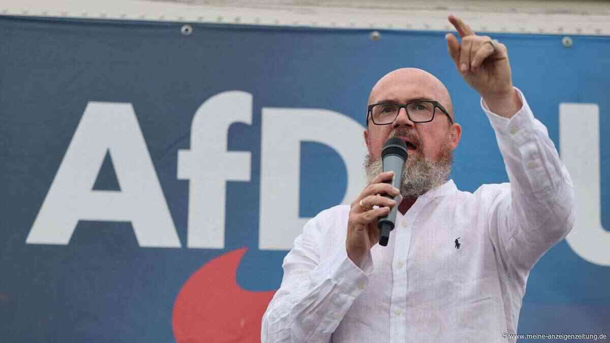 Sachsen-Anhalts AfD-Fraktionsvize Tillschneider verteidigt seine russische Armeetasse