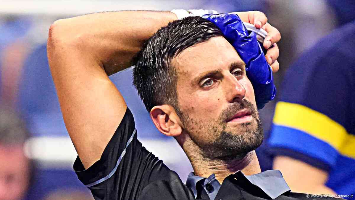 Clamoroso agli Us Open, Djokovic eliminato al primo turno: “Vomito, ho un problema serio. Il mio corpo ha cominciato a cedere”