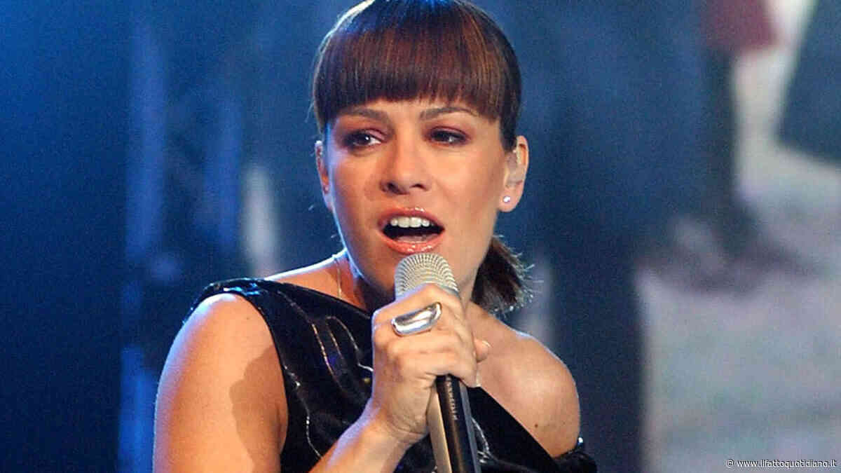 “Giorgio Armani mi diceva di continuare a cantare in inglese e fare canzoni con la cassa dritta. Se potessi smetterei oggi stesso di fare musica, ma quando salgo sul palco capisco che è il mio fottuto elemento”: parla Alexia
