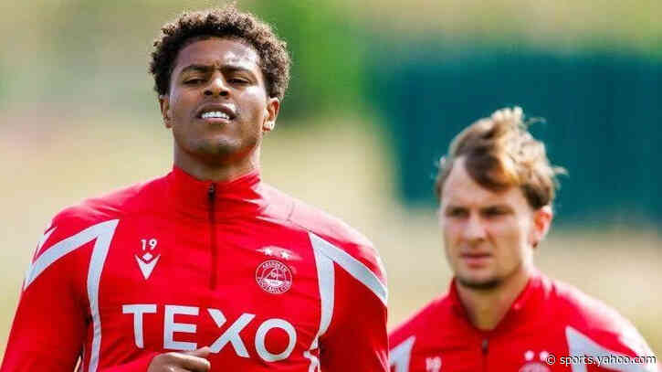 Aberdeen's Yengi heads back to Japan with Sanfrecce Hiroshima