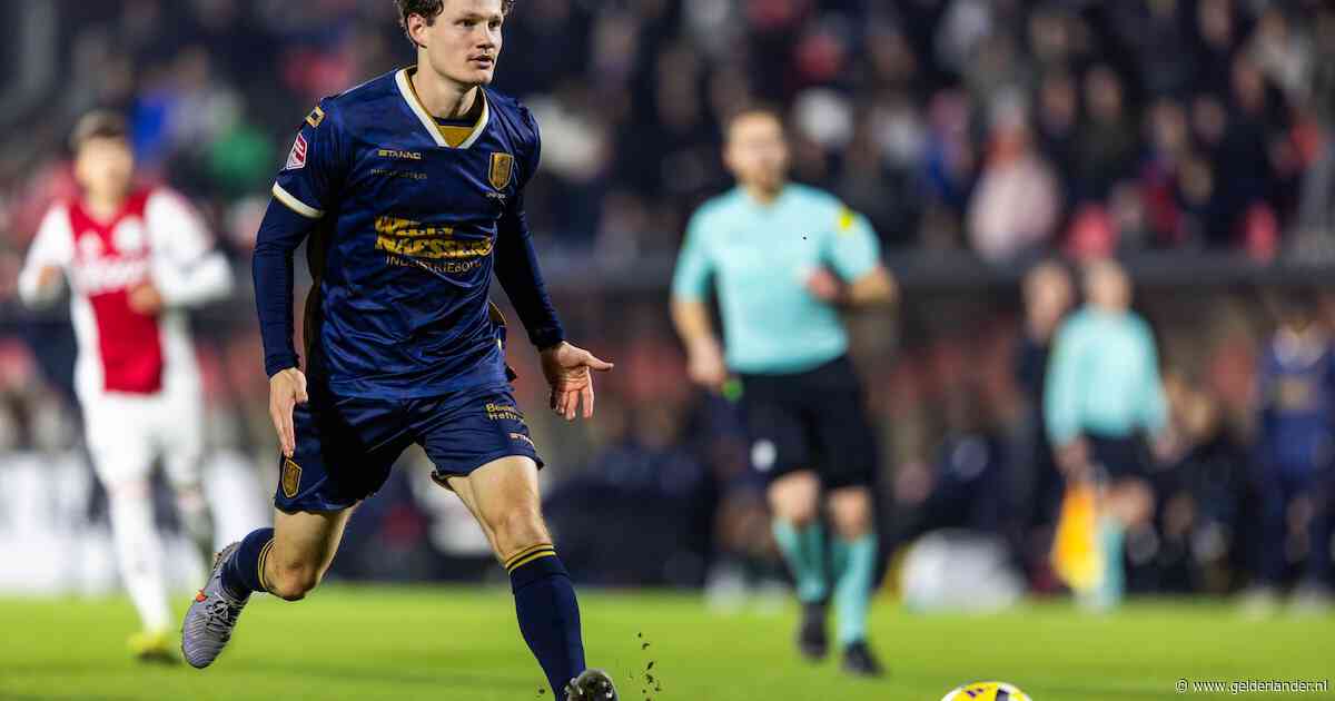 Vitesse versterkt zich met verdediger Wouters, die door een blessure nog niet inzetbaar is