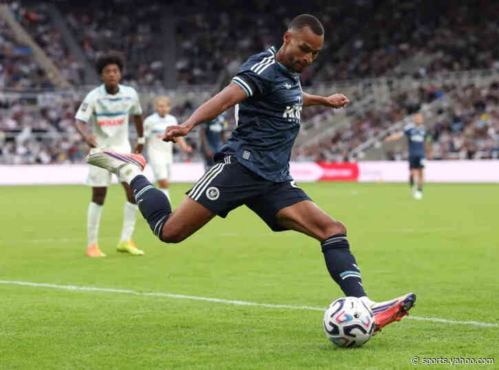 Nottingham Forest working on deal to sign Newcastle forward Jacob Murphy