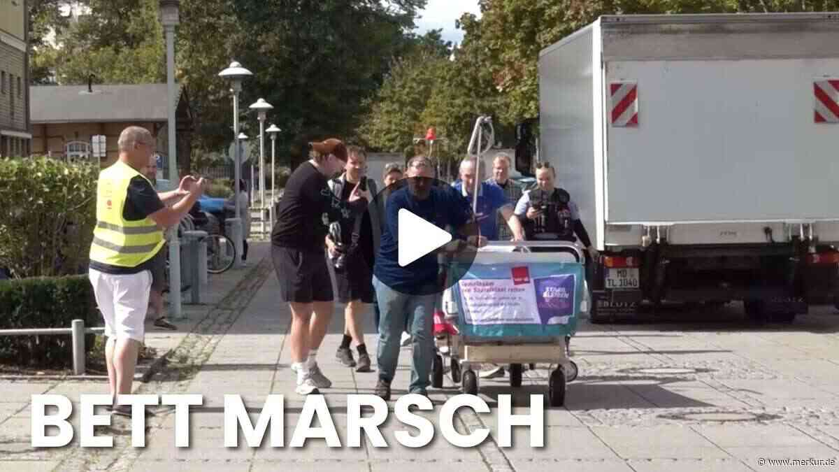 Ver.di macht Druck: Pflegebett rollt von Magdeburg nach Berlin