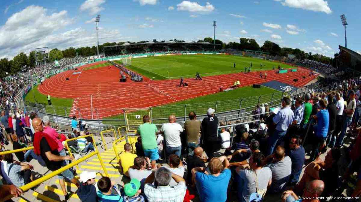 Fußballfans richten vor dem Regionalligaspiel in Illertissen Schaden im Freizeitbad an