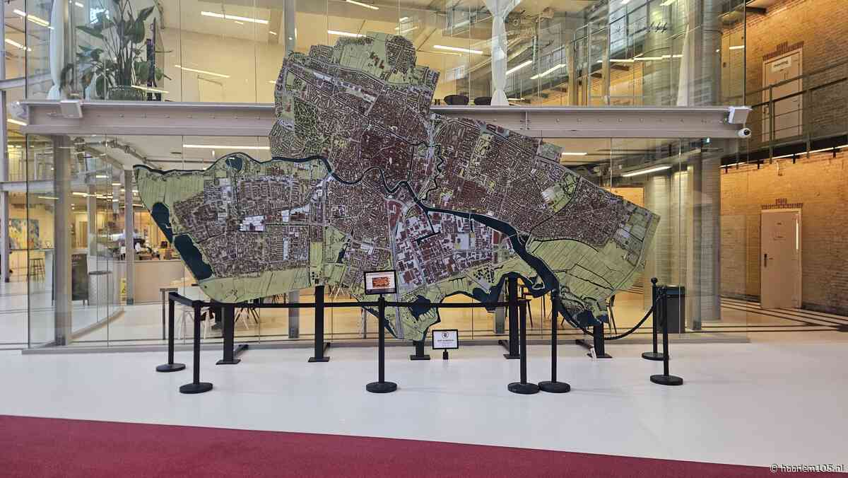 Grote maquette van Haarlem nu in de koepel te zien: ‘Het plaatsen was doodeng’