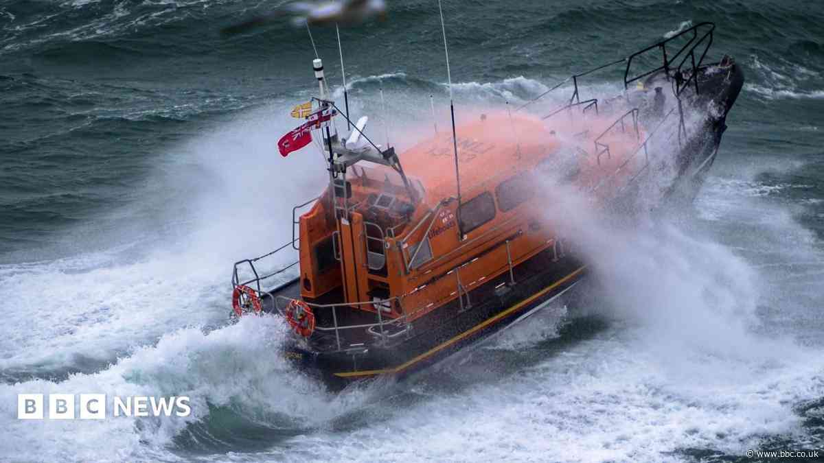 Search for missing French fishermen called off