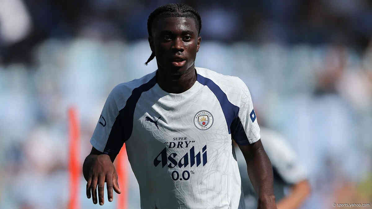 Swansea agree loan of Manchester City's Monga