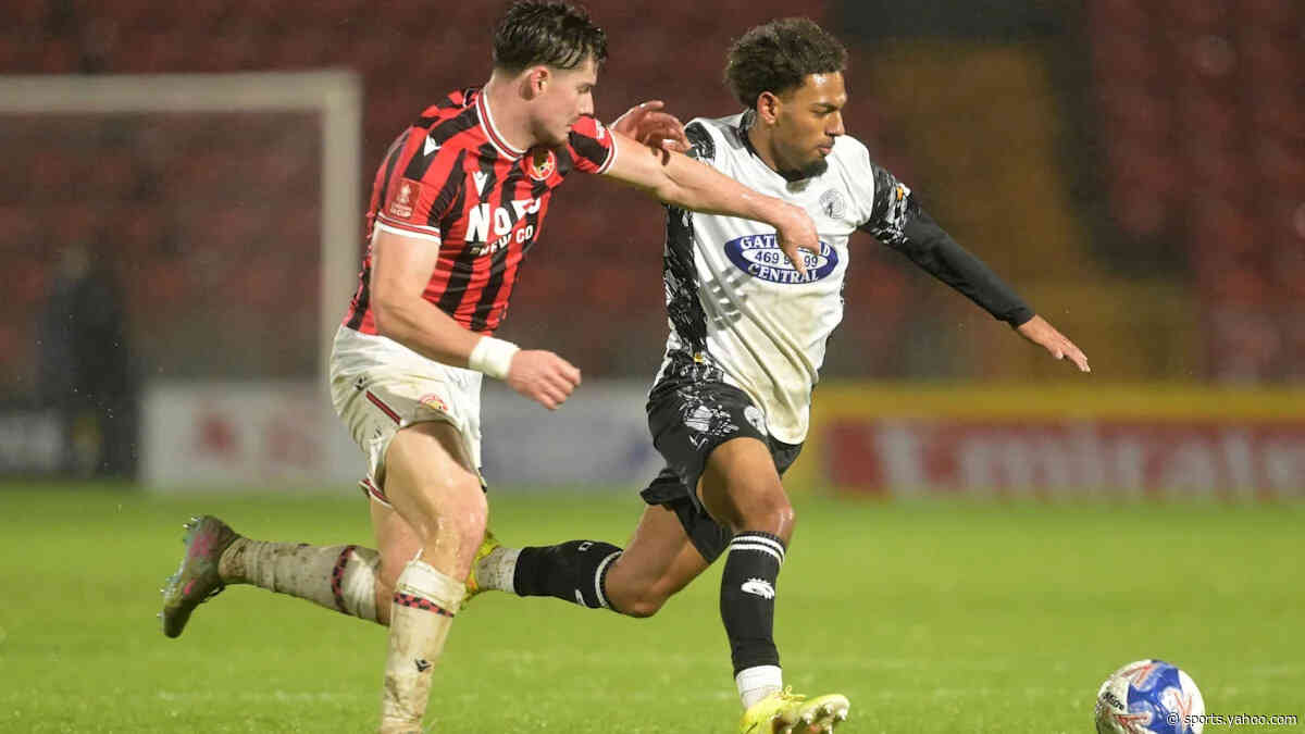Newton joins Wealdstone on loan from Gateshead