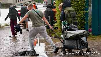 Reading festivalgoers head home in their muddied wellies and trainers after fun-filled weekend despite heavy rain and thunderstorms - with further showers over coming days
