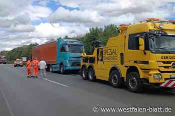 A2 bei Bielefeld: Lkw-Fahrer bricht am Steuer zusammen und stirbt