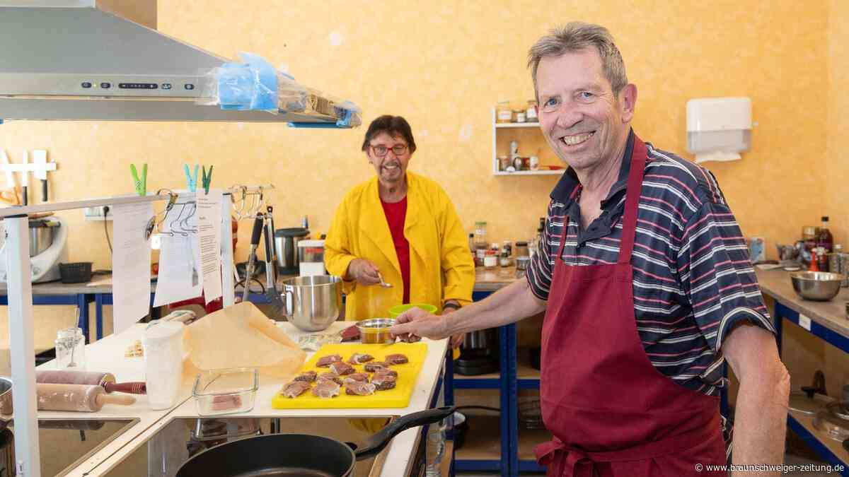 Brutzeln, lachen, essen: Salzgitteraner begeistert mit kostenfreien Kochkursen