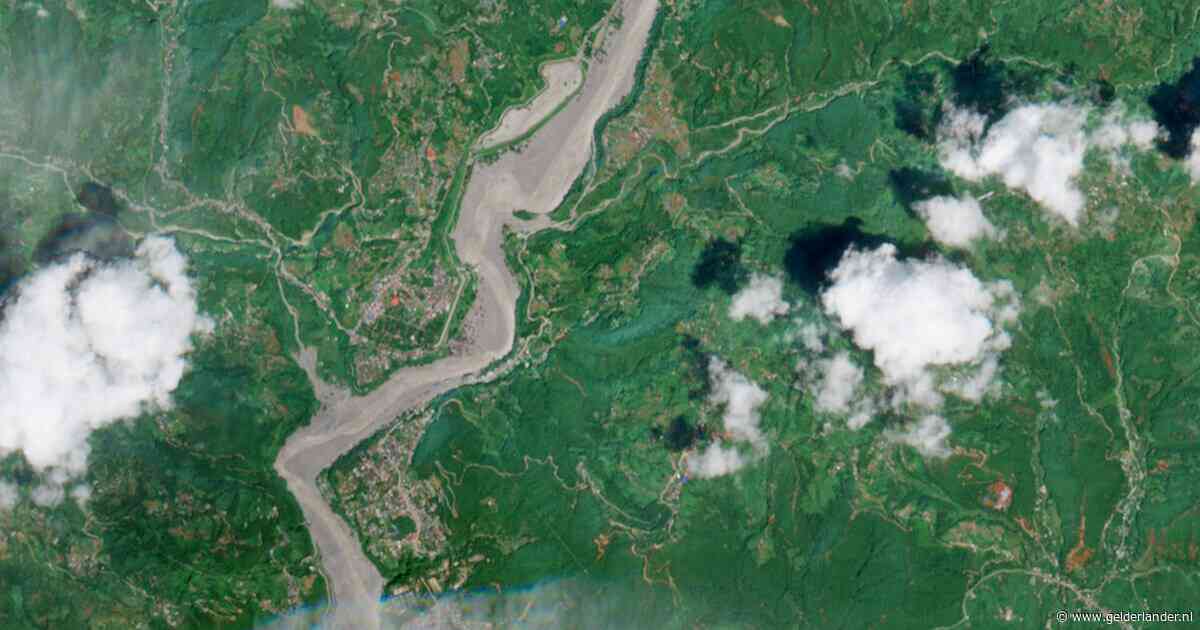 LIVE Overstromingen Nepal | Satellietbeelden tonen enorme schade na overstromingen in Nepal: 2500 gebouwen verwoest