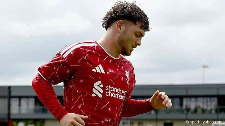 Valencia enter talks with Reds for Elliot loan