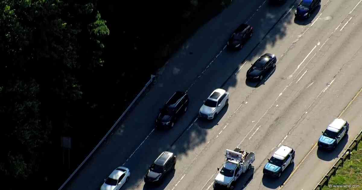 Crash blocks multiple lanes on I-40 in Cary near Harrison Avenue