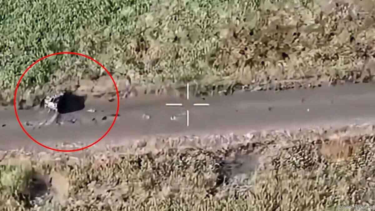Russische Drohne zerschellt: Ukrainische Bodendrohne weicht Angriff mit scharfem Manöver aus
