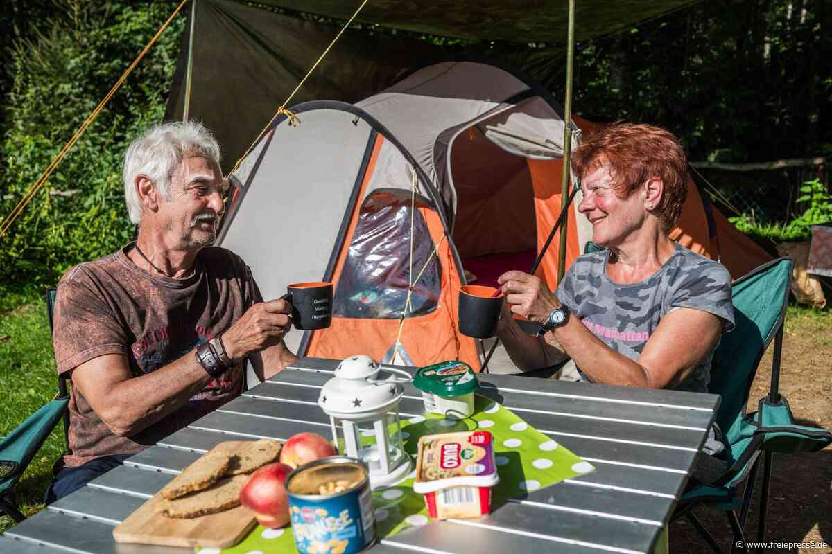 Die kleinste Verkehrspolizistin der DDR und ihr Rocker: Warum sie Camping im Erzgebirge lieben