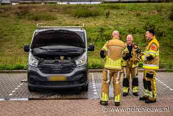 Vastgelopen remmen veroorzaken brand in bestelbus