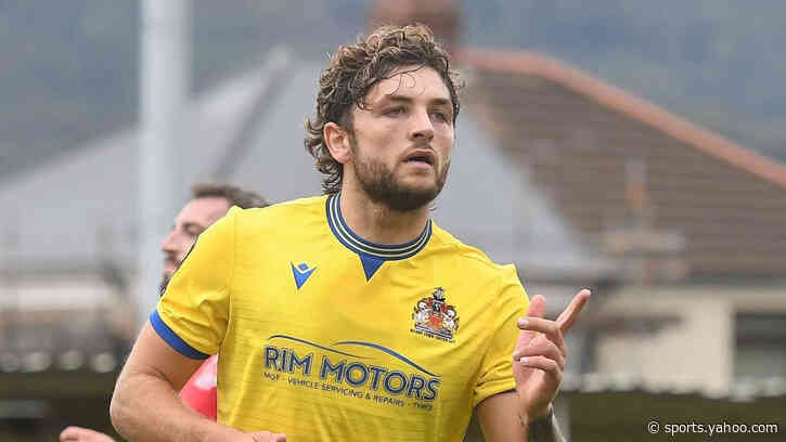 Barry extend perfect start as Haverfordwest finally score
