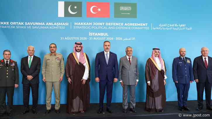 Turkish FM calls Netanyahu 'enemy of humanity,' claims Mecca agreement not directed at any country
