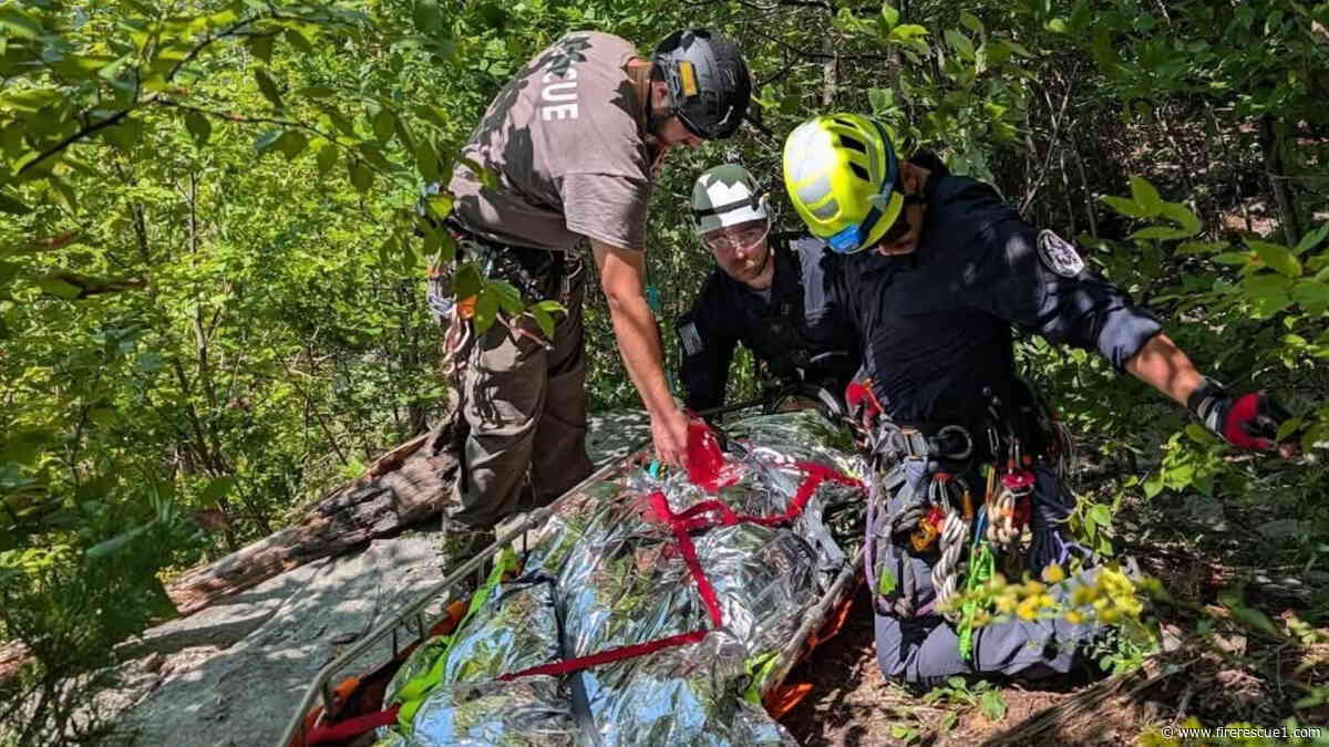 Rescuer runs 1.5 miles through N.C. gorge to deliver whole blood to injured climber