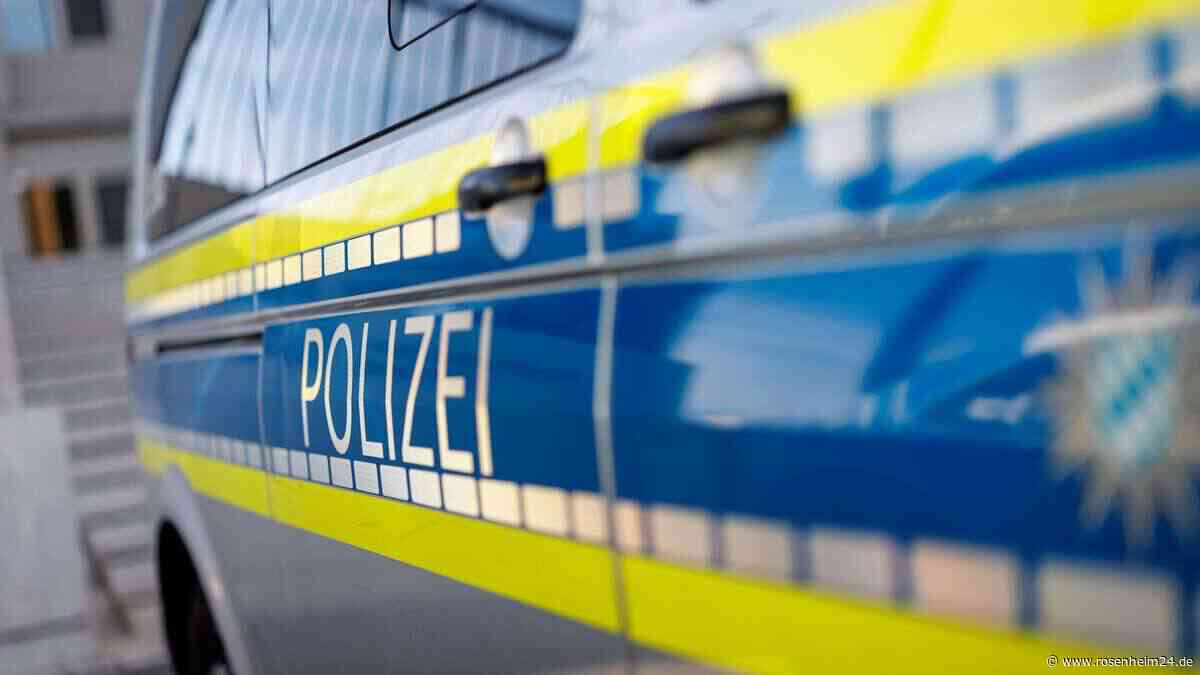 Unfall am Samerberg – RO9 zwischen Törwang und Eiding gesperrt