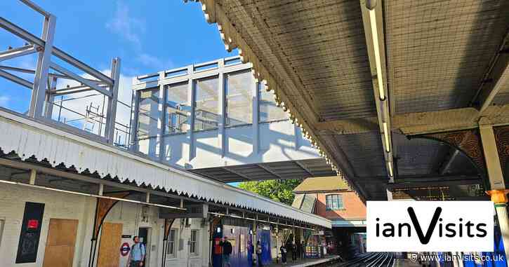 Leyton tube station’s new footbridge installed in overnight crane operation