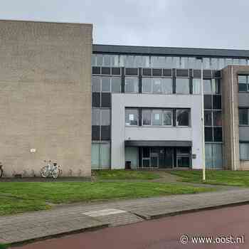 Na bijna 3 jaar moeten bewoners gekraakt kantoorpand Zwolle definitief weg