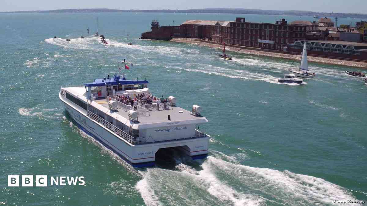 Festival ferry link cancelled after fault
