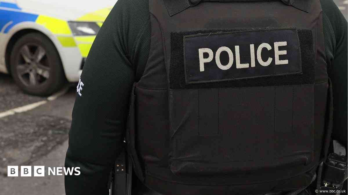Seven PSNI officers assaulted in 'difficult 24 hours'