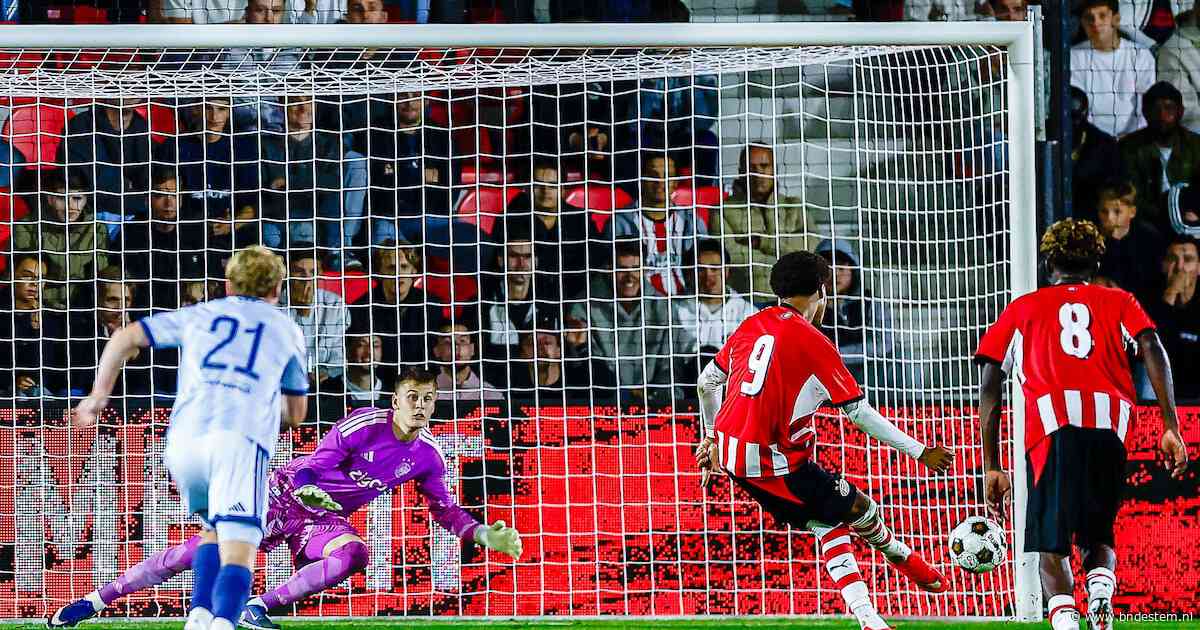 LIVE Keuken Kampioen Divisie | Jones benut strafschop en zet Jong PSV weer naast Jong Ajax