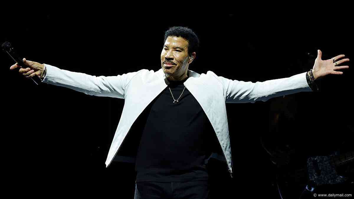Lionel Richie, 77, rushed to ICU in St. Louis after falling ill on stage