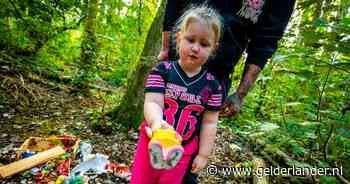 Maud (3) zette trots haar kabouters in het Kabouterbos, maar dagen later zijn ze al kapotgemaakt