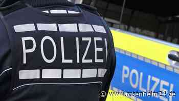 Radfahrer (75) übersieht Auto bei Soyen und wird bei Kollision schwerst verletzt