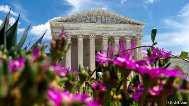 Divided Supreme Court rules White House ballroom construction may proceed 