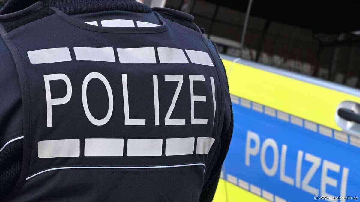 Radfahrer (75) übersieht Auto bei Soyen und wird bei Kollision schwerst verletzt