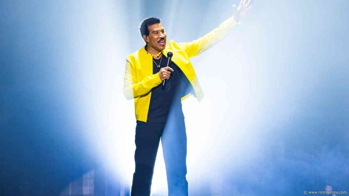 Lionel Richie Hospitalized After St. Louis Concert