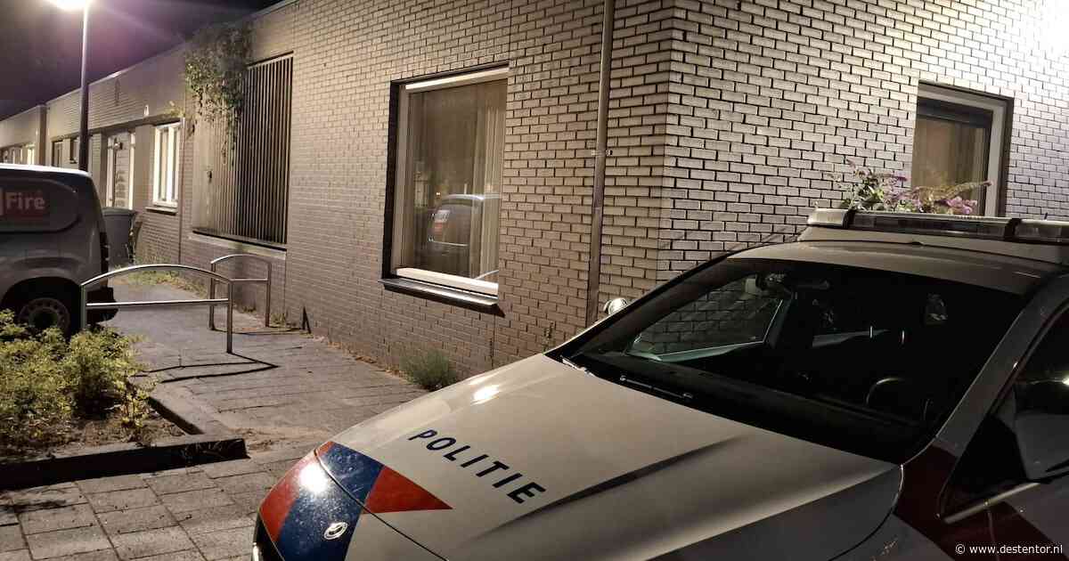 Brute overval op twee tachtigers in Almere: politie zoekt twee jongemannen