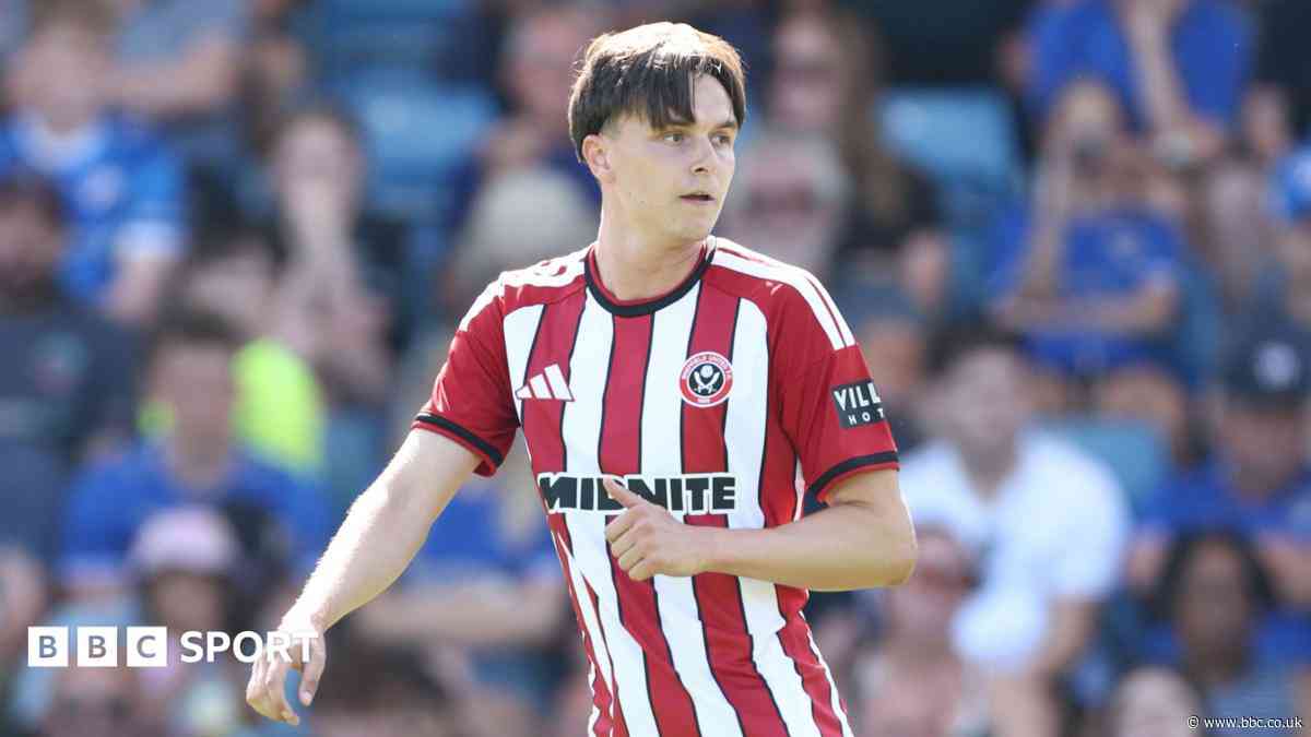 Sheffield United striker Marsh joins Chesterfield