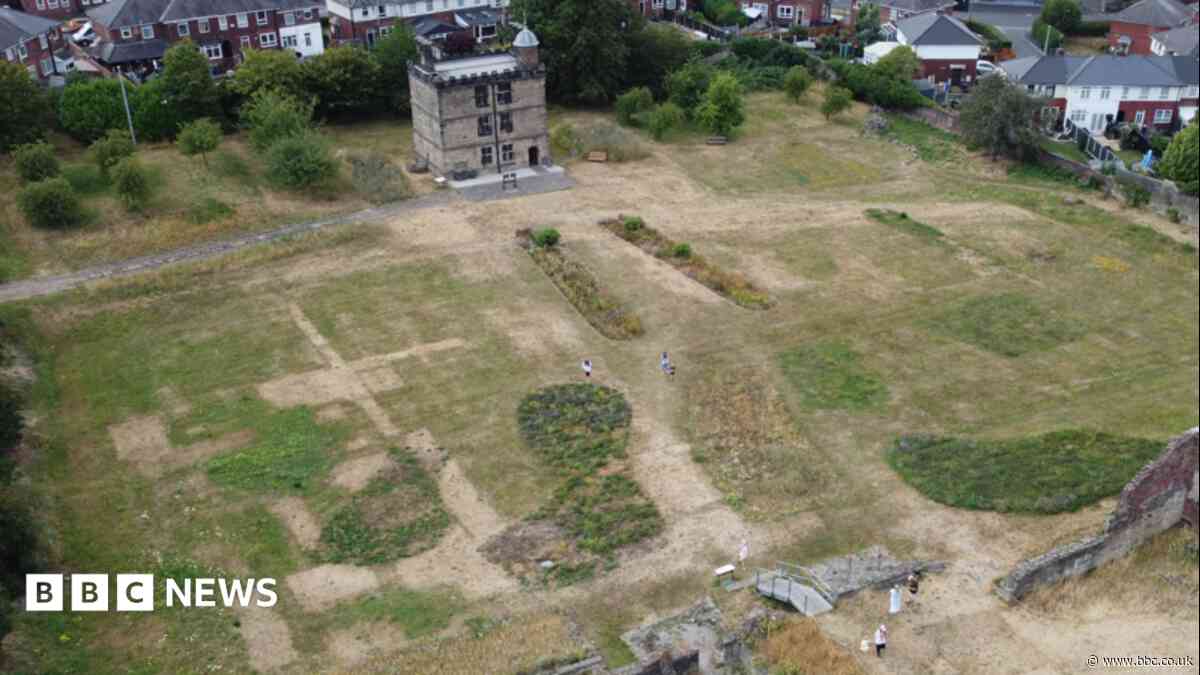 Dry weather reveals medieval hunting lodge remains