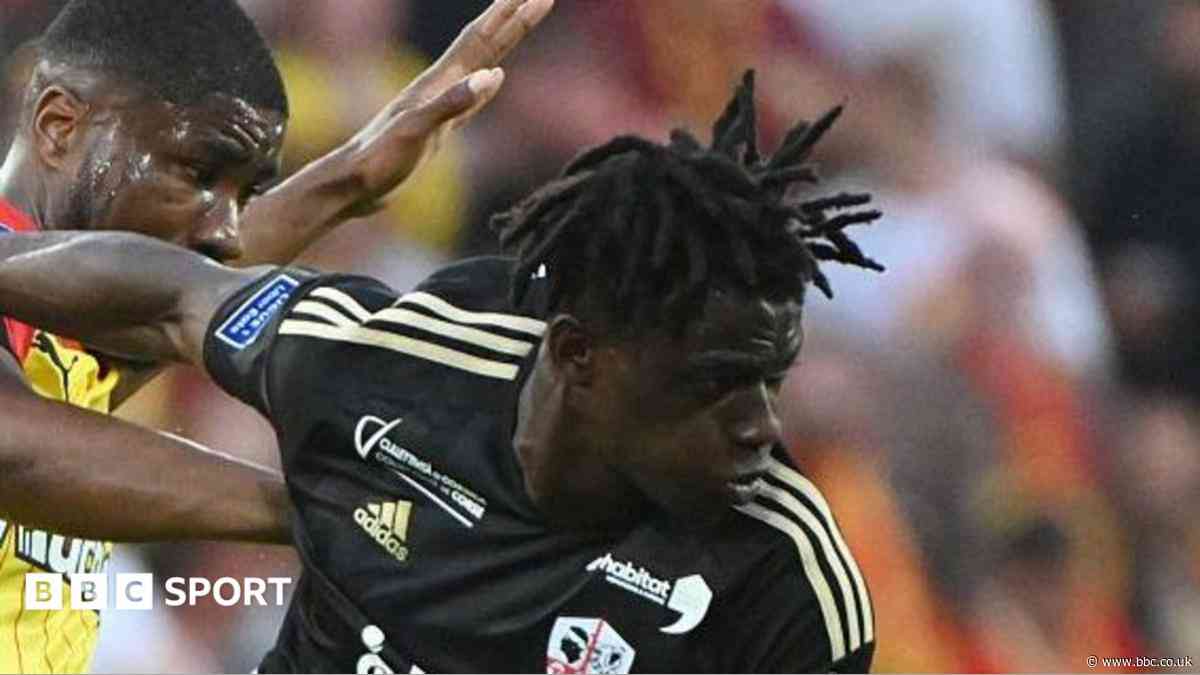 Barnsley sign Ivorian striker Toure