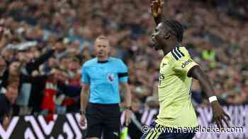 Titelverdediger Arsenal moeizaam langs Aston Villa van Ian Maatsen
