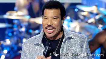 Lionel Richie hospitalized in ICU after St Louis concert