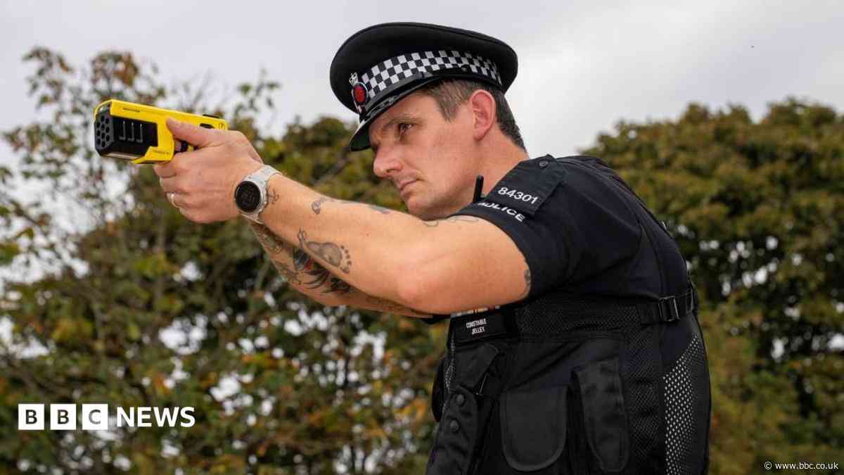 Force trains hundreds of officers to use new Taser