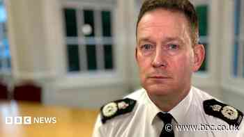Departing police boss warns PM against cuts