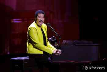 Singer Lionel Richie hospitalized after St. Louis concert: Reports