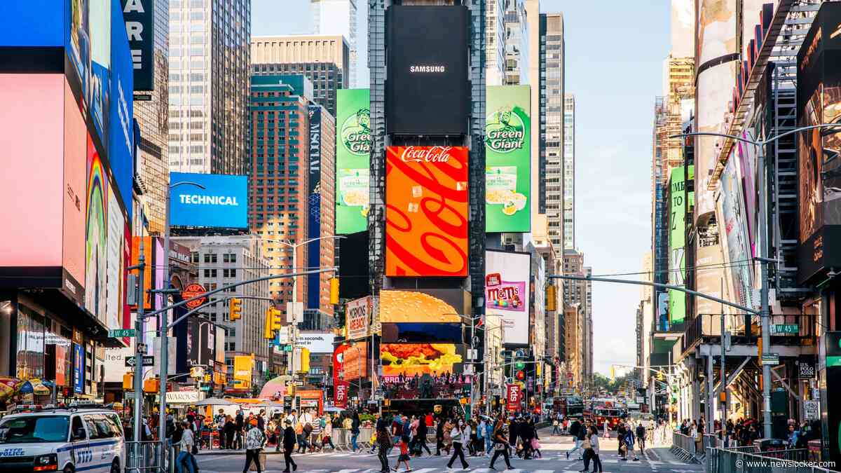 Twee mensen neergestoken op Times Square: politie schiet vrouw met meerdere messen neer