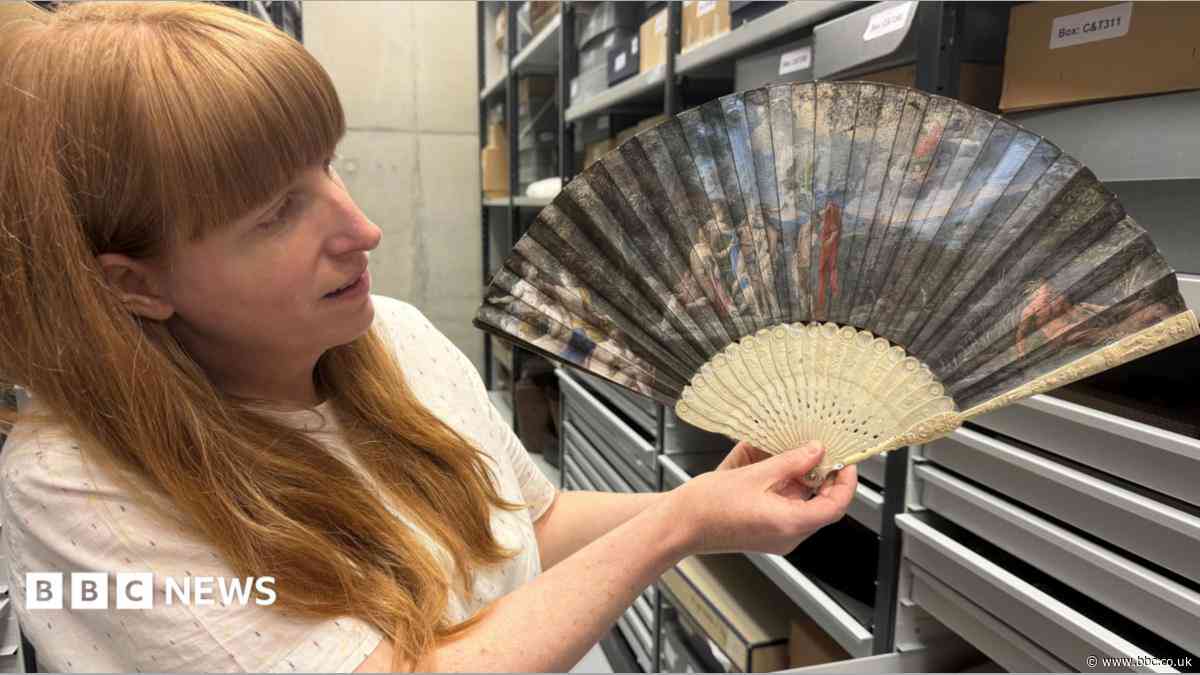 Trojan War fan among 400 conserved in archive