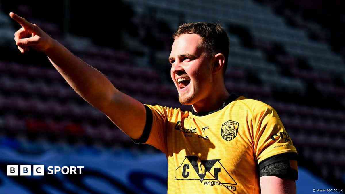 Castleford prop Hall to join Toulouse