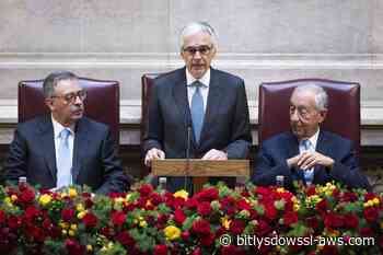 Presidente de Portugal promulga ley que acelera la expulsión de migrantes en situación irregular