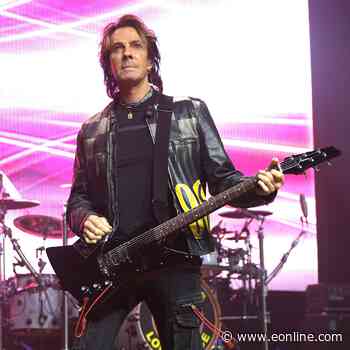 "Jessie's Girl" Singer Rick Springfield Shows Off Toned Body at 77